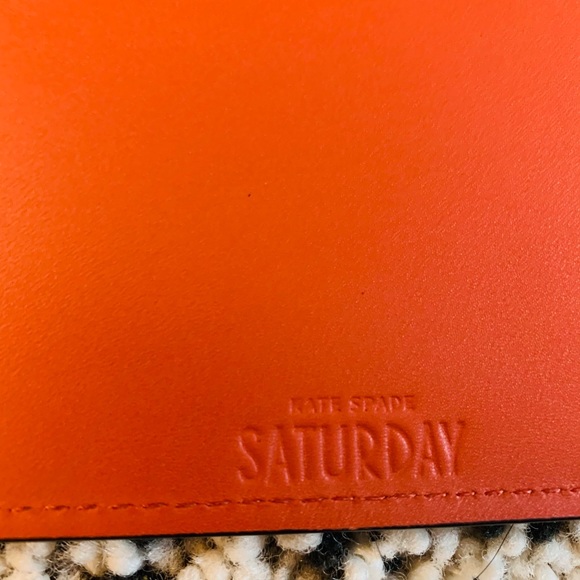 EUC Kate Spade Saturday clutch - Picture 2 of 3
